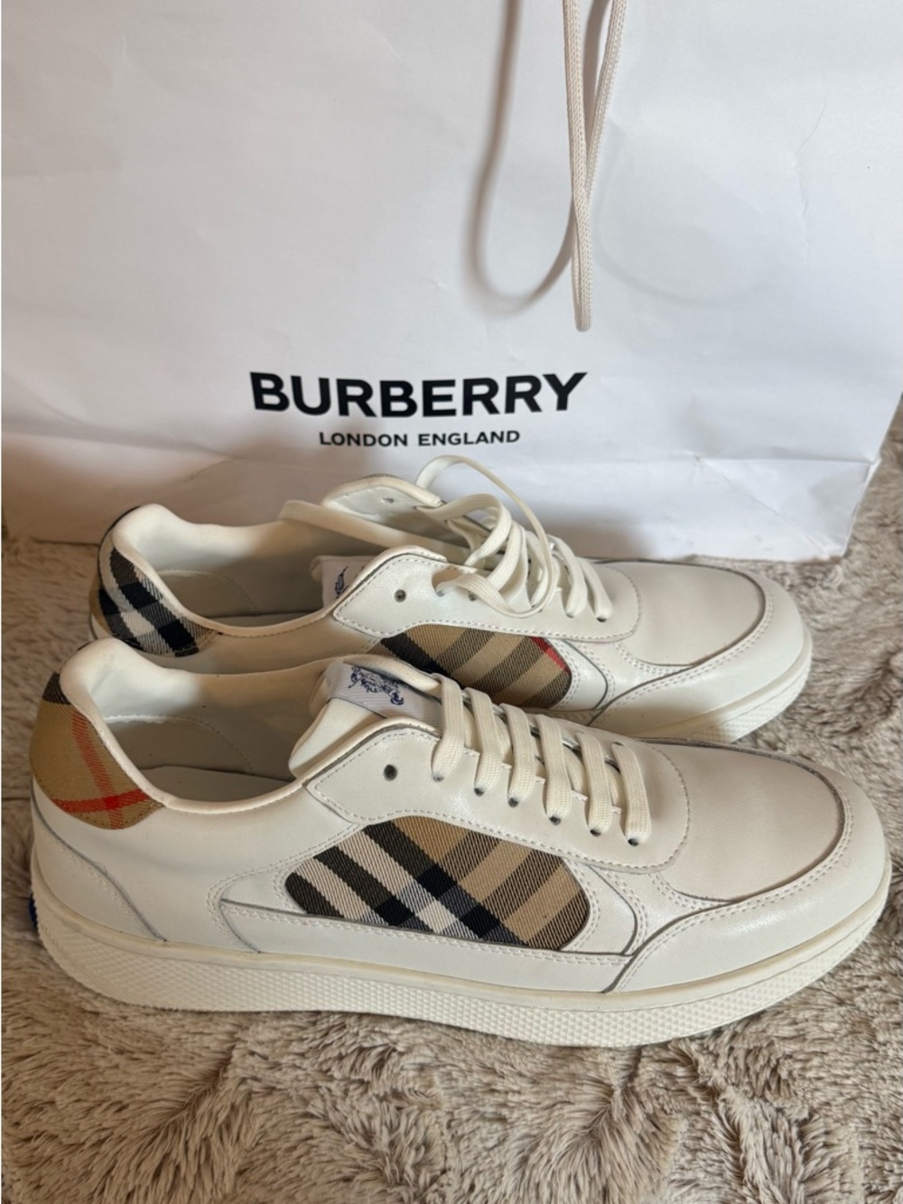 Burberry White Leather Sneakers with Subtle Blue Logo - Picture 2 of 7